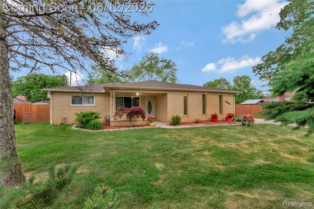 36539 Capper Drive, Clinton Township, MI 48035