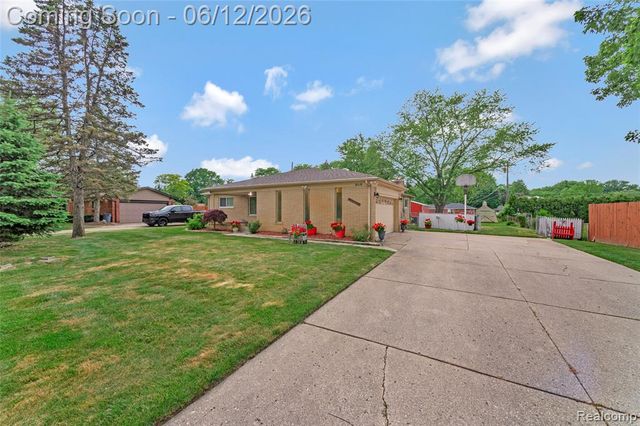 36539 Capper Drive, Clinton Township, MI 48035
