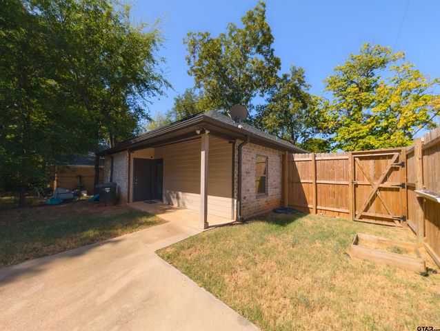 1315 N Ross, Tyler, TX 75702