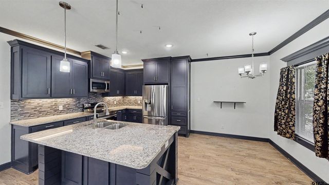 1315 N Ross, Tyler, TX 75702