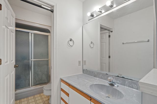 160 W GREEN MEADOWS RD, Columbia, MO 65203