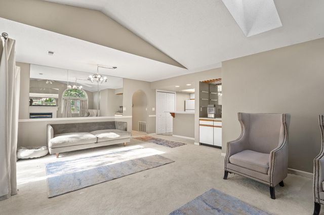 160 W GREEN MEADOWS RD, Columbia, MO 65203