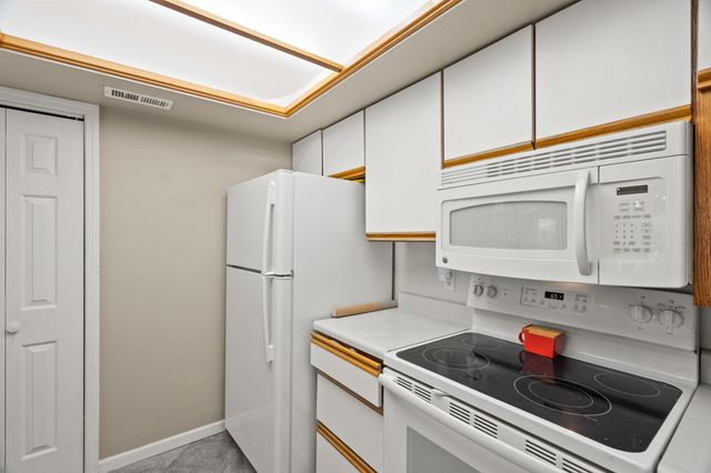 160 W GREEN MEADOWS RD, Columbia, MO 65203