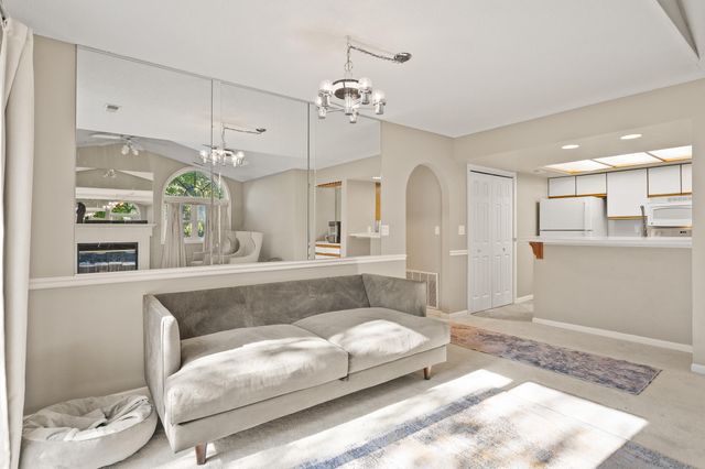 160 W GREEN MEADOWS RD, Columbia, MO 65203