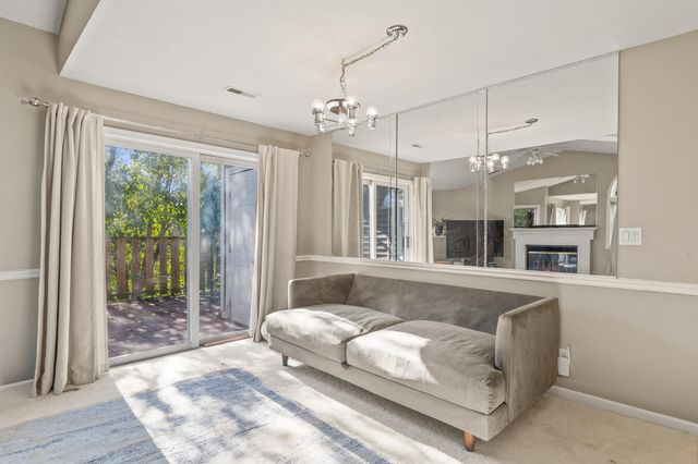 160 W GREEN MEADOWS RD, Columbia, MO 65203