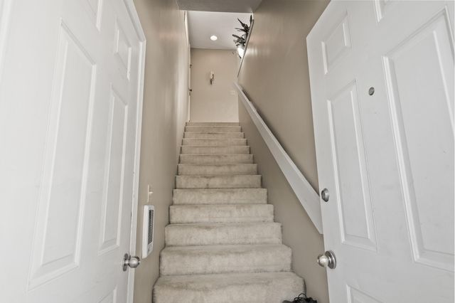 160 W GREEN MEADOWS RD, Columbia, MO 65203