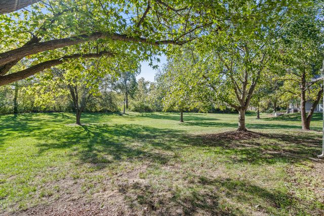 160 W GREEN MEADOWS RD, Columbia, MO 65203