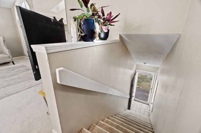 160 W GREEN MEADOWS RD, Columbia, MO 65203