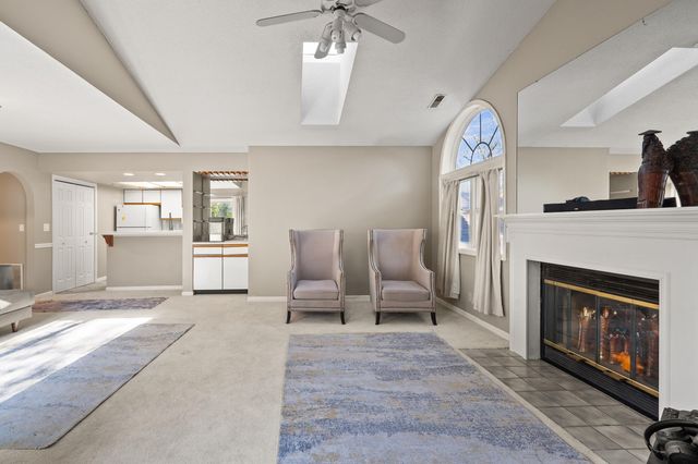 160 W GREEN MEADOWS RD, Columbia, MO 65203