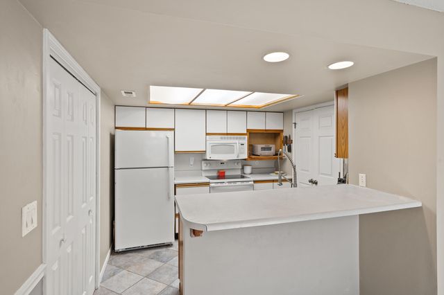 160 W GREEN MEADOWS RD, Columbia, MO 65203