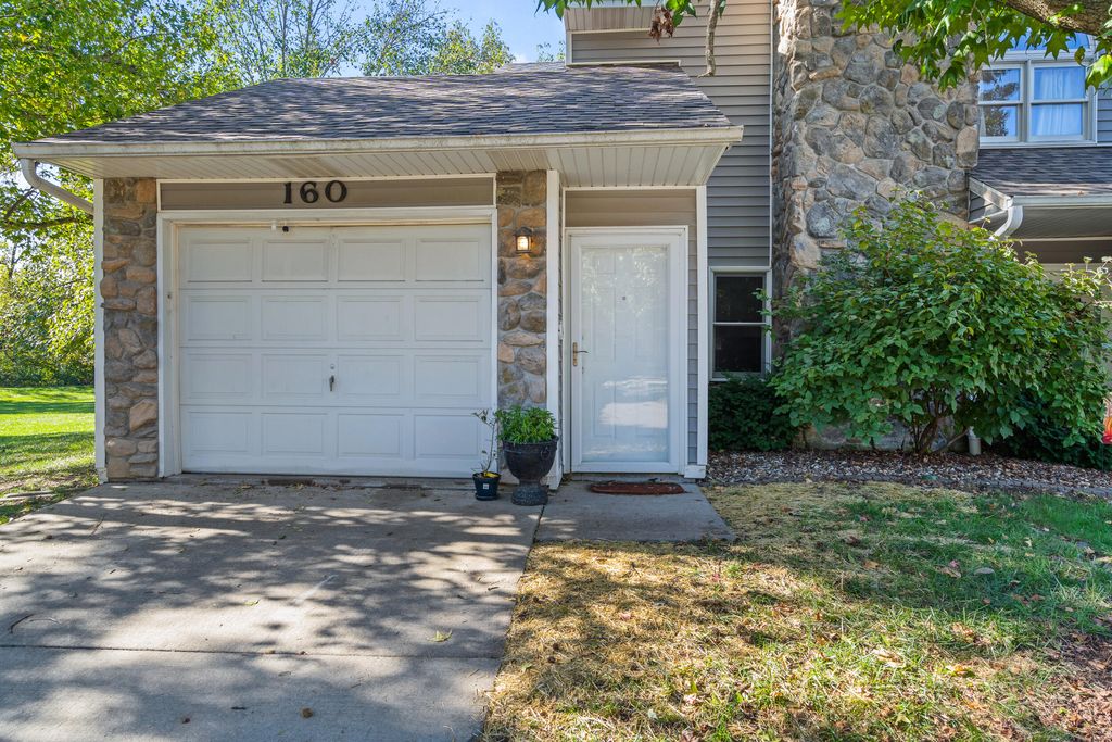 160 W GREEN MEADOWS RD, Columbia, MO 65203