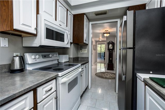 1717 NW 23RD AVENUE 2E, Gainesville, FL 32605