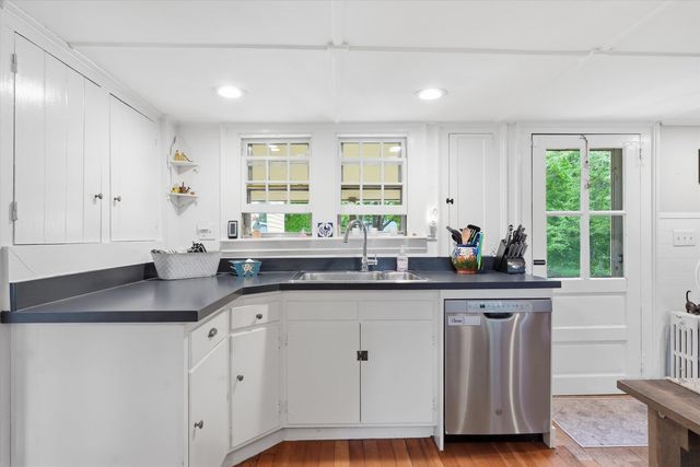 20 Stark Hwy S, Dunbarton, NH 03046