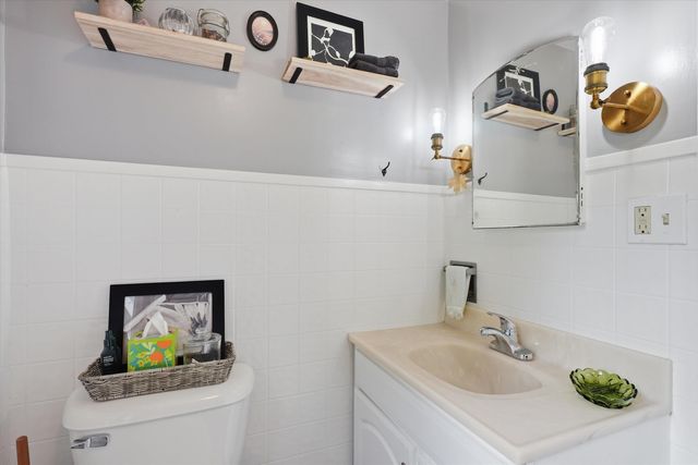 20 Stark Hwy S, Dunbarton, NH 03046