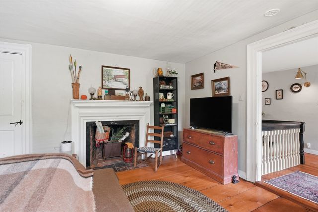 20 Stark Hwy S, Dunbarton, NH 03046