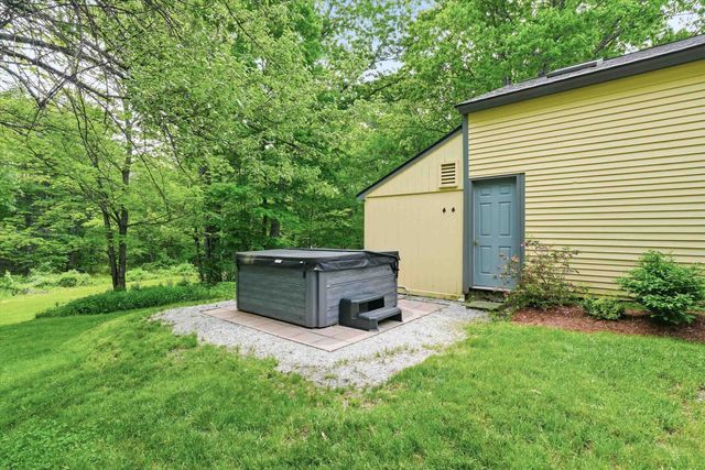20 Stark Hwy S, Dunbarton, NH 03046