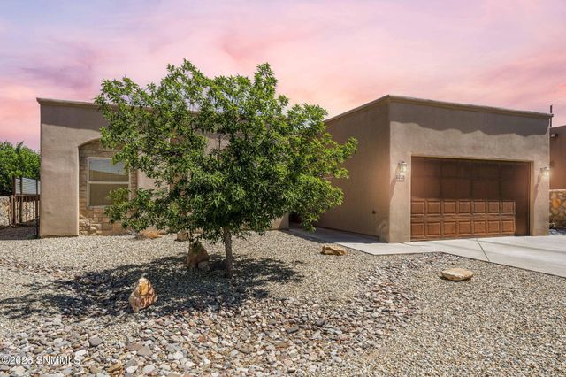 4026 Bravia Dove Loop, Las Cruces, NM 88001