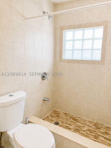 325 NE 108th St, Miami, FL 33161