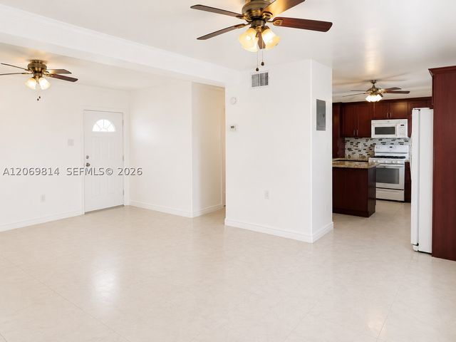 325 NE 108th St, Miami, FL 33161
