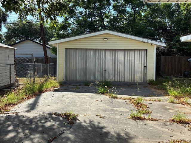 4234 Dakin Pl, Corpus Christi, TX 78411