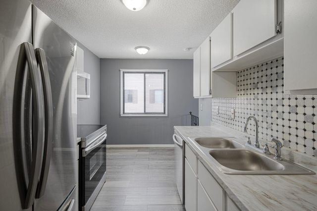 6608 83 Circle N, Brooklyn Park, MN 55445