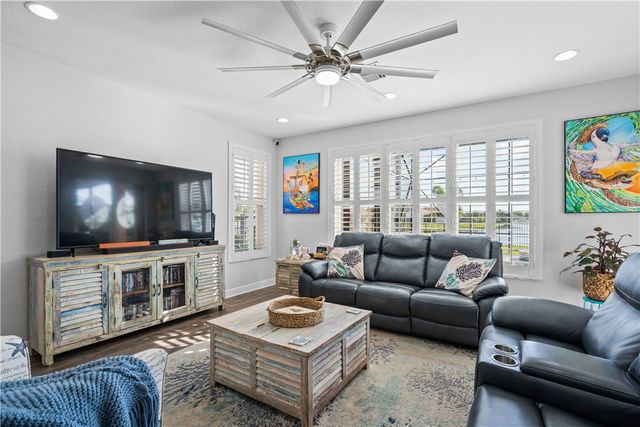 1920 Grey Falcon Circle SW, Vero Beach, FL 32962