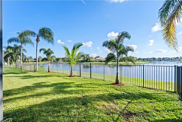 1920 Grey Falcon Circle SW, Vero Beach, FL 32962