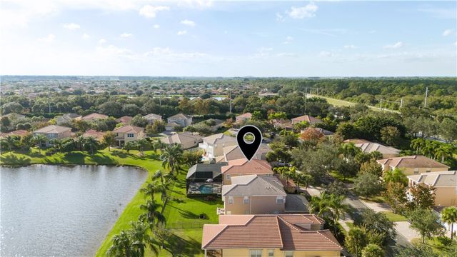 1920 Grey Falcon Circle SW, Vero Beach, FL 32962