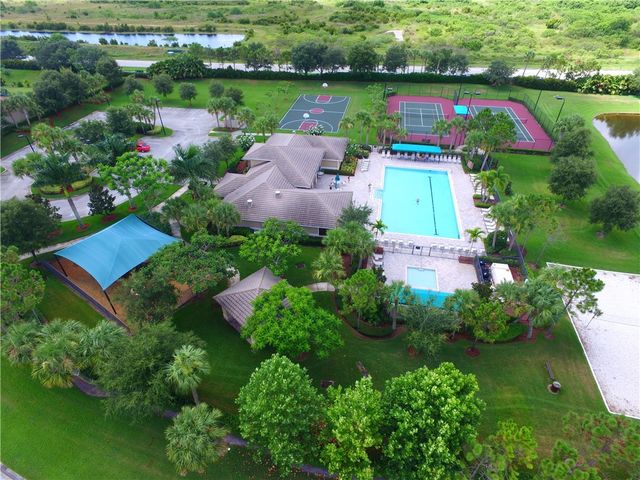 1920 Grey Falcon Circle SW, Vero Beach, FL 32962