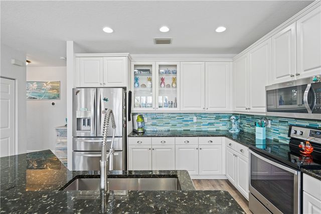 1920 Grey Falcon Circle SW, Vero Beach, FL 32962