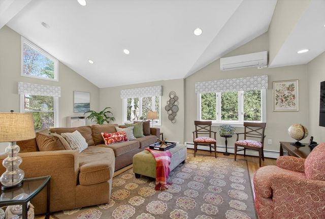 30 Winslow St, Concord, MA 01742