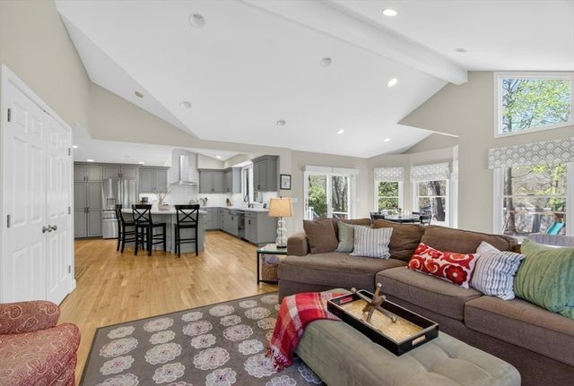 30 Winslow St, Concord, MA 01742