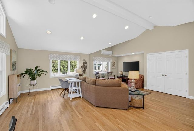 30 Winslow St, Concord, MA 01742
