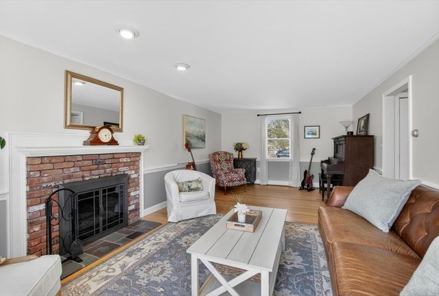 30 Winslow St, Concord, MA 01742