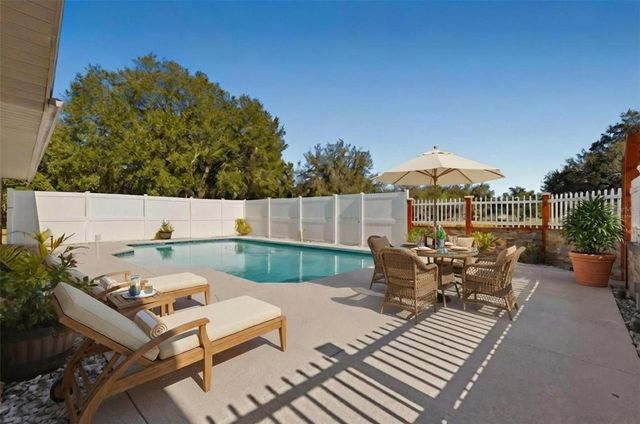 2911 WALKER ROAD, Lakeland, FL 33810