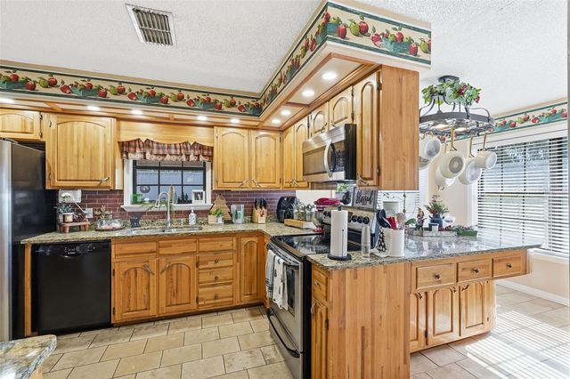 2911 WALKER ROAD, Lakeland, FL 33810