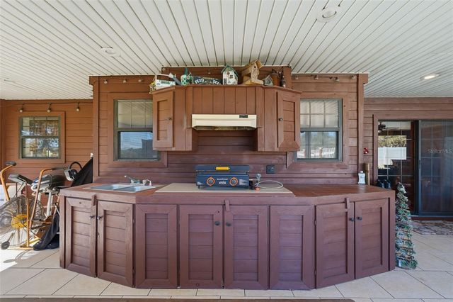 2911 WALKER ROAD, Lakeland, FL 33810