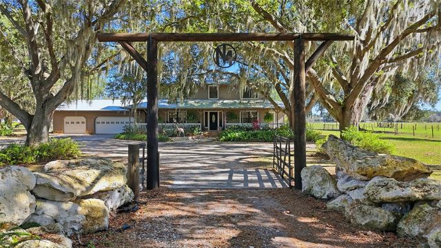 2911 WALKER ROAD, Lakeland, FL 33810