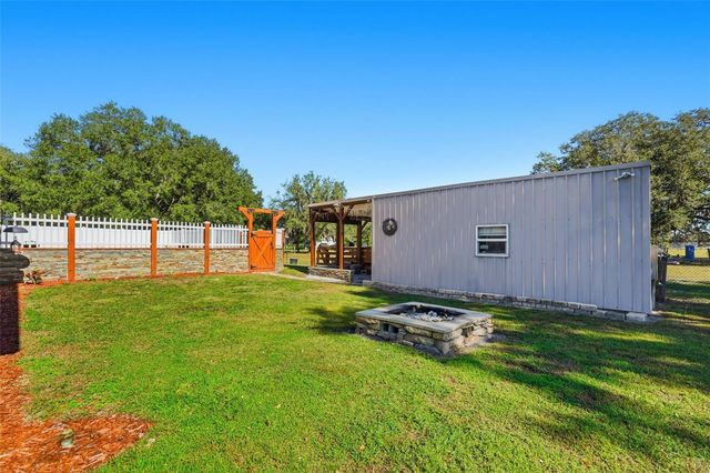2911 WALKER ROAD, Lakeland, FL 33810