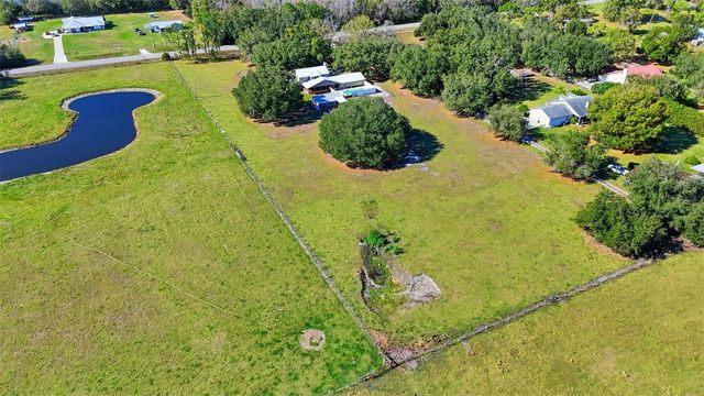 2911 WALKER ROAD, Lakeland, FL 33810