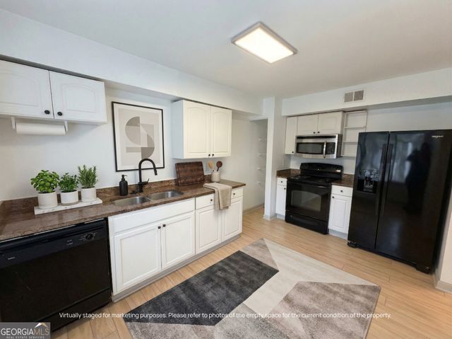 212 Seasons Parkway, Norcross, GA 30093