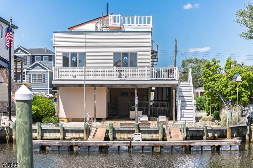 35 W Mohawk Dr, Little Egg Harbor Twp., NJ 08087