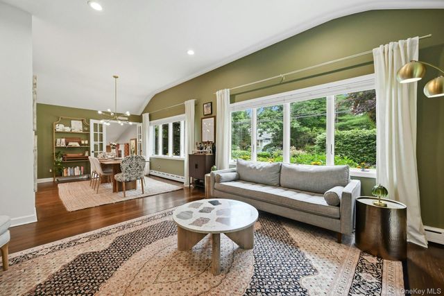 39 E Neck Road, Huntington, NY 11743