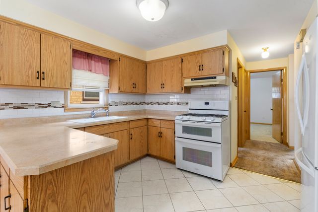 8031 Natchez Avenue, Burbank, IL 60459