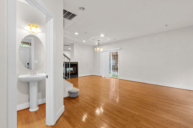 9625 MILESTONE WAY, College Park, MD 20740