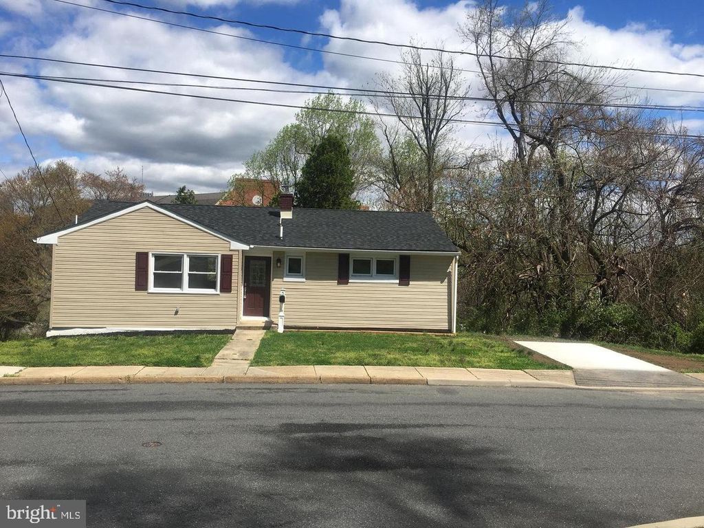 68 RAY ST, Newark, DE 19711
