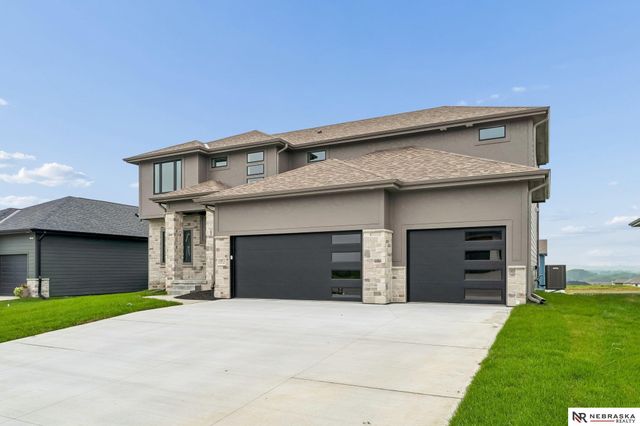 10911 N 161 Avenue, Bennington, NE 68007