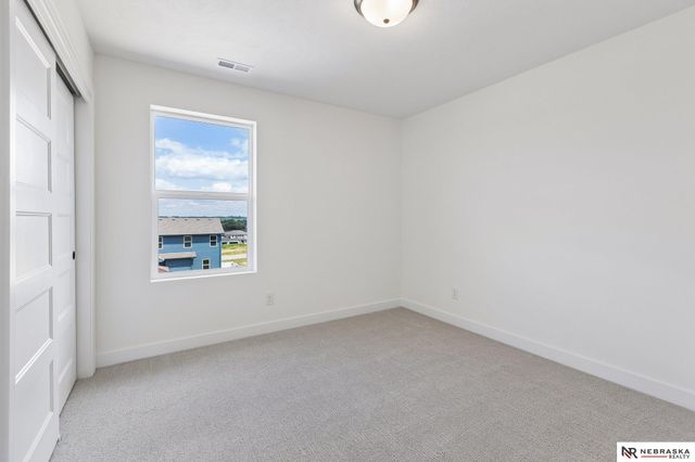 10911 N 161 Avenue, Bennington, NE 68007