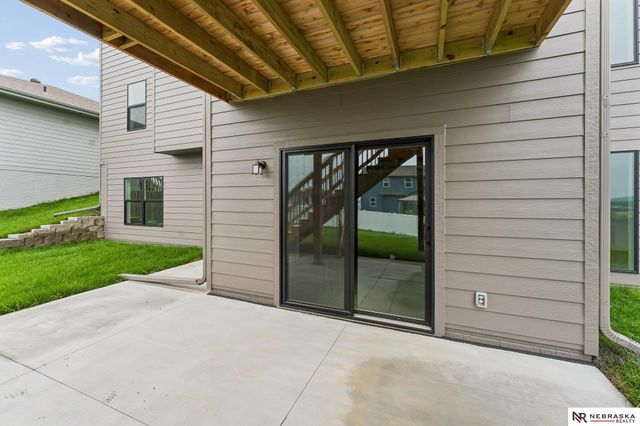 10911 N 161 Avenue, Bennington, NE 68007