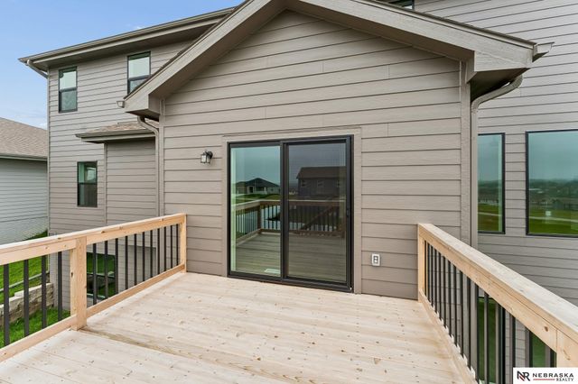 10911 N 161 Avenue, Bennington, NE 68007